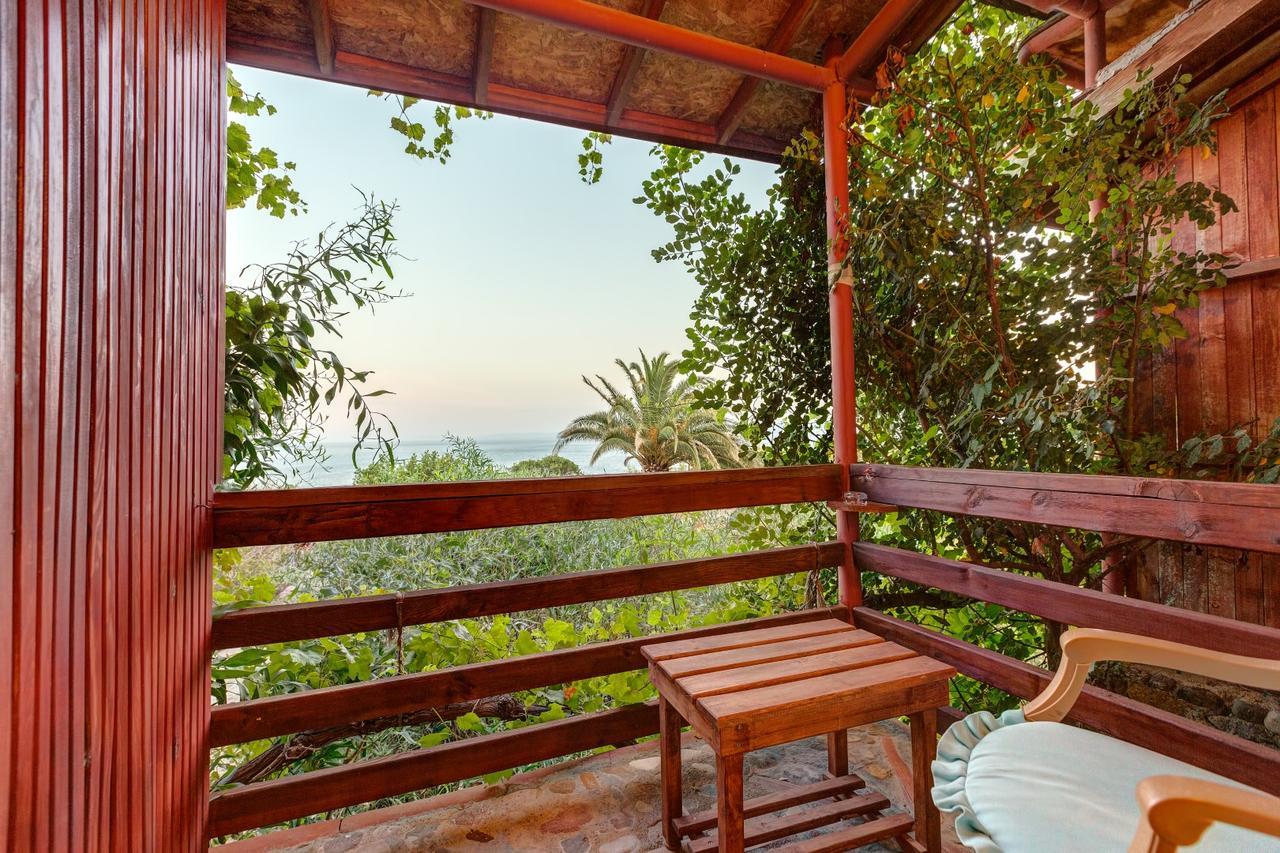 Assos Terrace Hotel Buitenkant foto