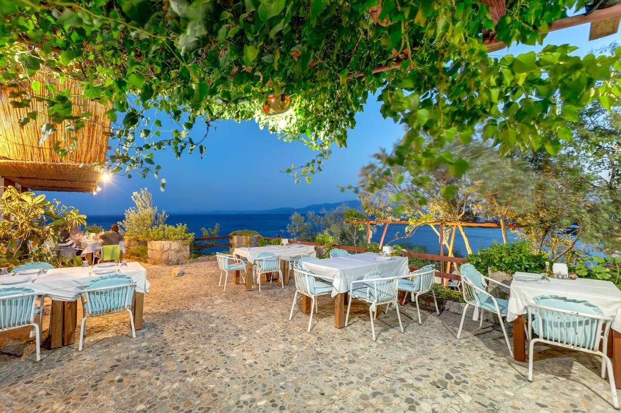 Assos Terrace Hotel Buitenkant foto